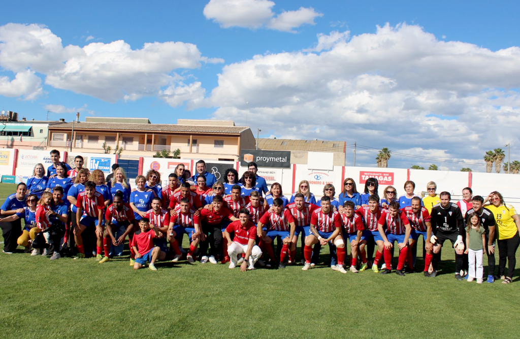 El Olmpico pierde ante el Ciudad de Murcia en una jornada marcada por el homenaje a las madres